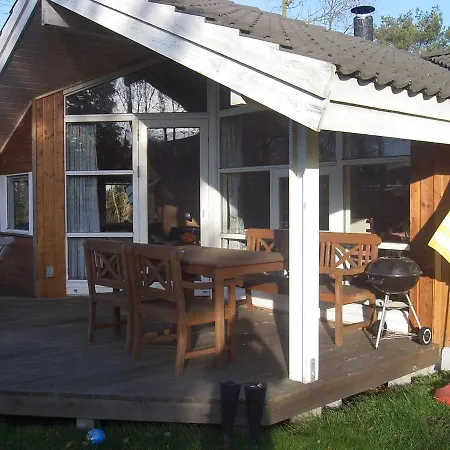 Semesterbostad I Marielyst Med Og Sauna, Incl El Og Vand, Taet Pa By Og