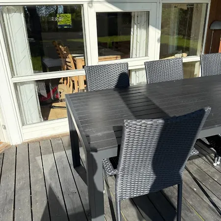 Dom wakacyjny I Marielyst Med Og Sauna, Incl El Og Vand, Taet Pa By Og *